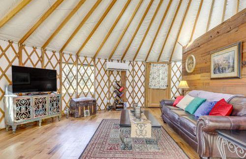 Glamping with Mountain Views! Newport Yurt Retreat! - Foto 4