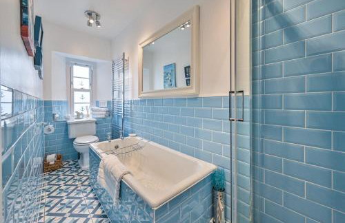 The Town House at Muntham- Luxury Holiday Home with Hot Tub - Photo 31