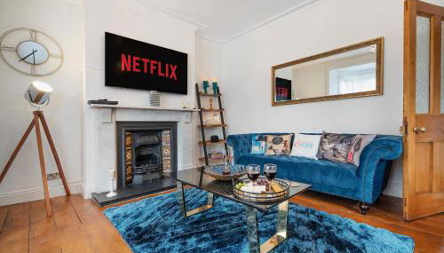 4 bedroom home with Garden, Game room, Parking- Esho Stays - Foto 3