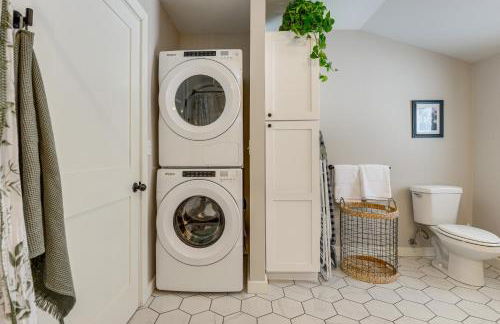 Bradford Group Getaway! Cabin with Deck and Fire Pit - Foto 18