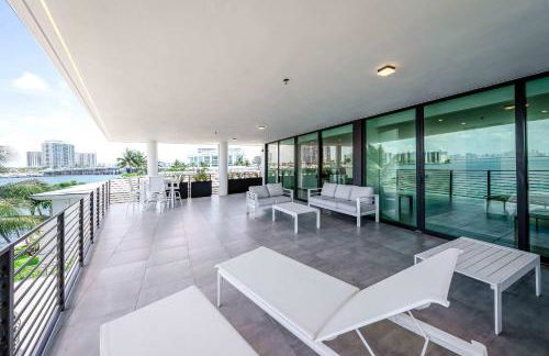 Bayview Villa by Rove Travel - Waterfront with Patio - Foto 25