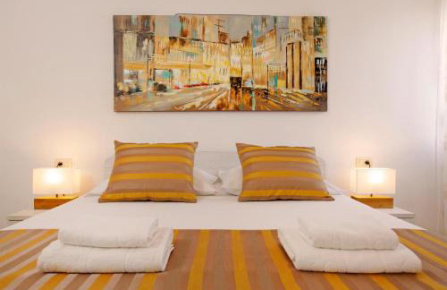 Modern 2-Bed Apt, Late check in available - Photo 2