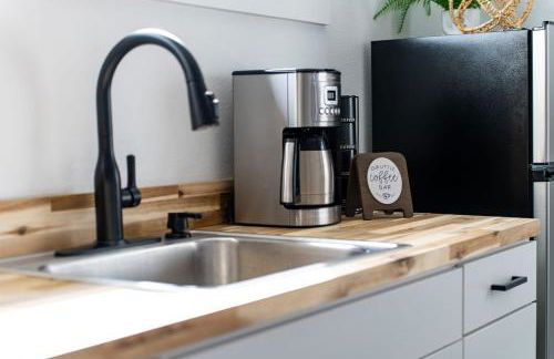 Hidden Cottage mins to Main St and sleeps 4 - Photo 9