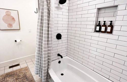 Mill House in Beautiful Downtown Jefferson - Foto 15