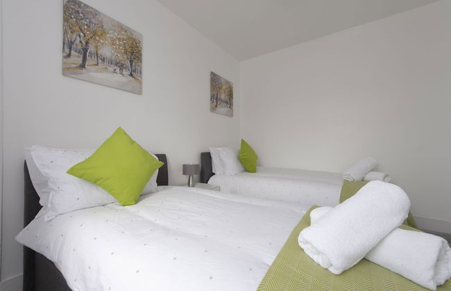 Fortified Three Bedroom Home - Foto 5