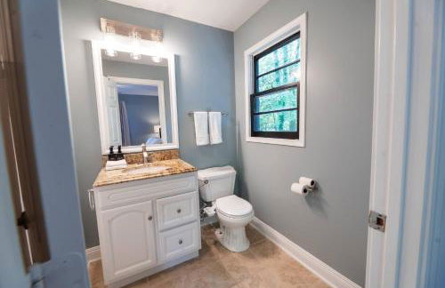 Modern Stay on Green Valley - 2.5 Mi to Downtown - Foto 32