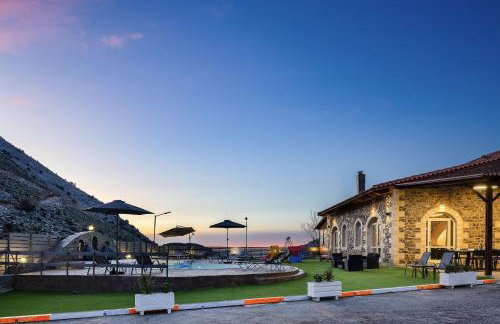 Villa Pasiphae - With Private Heated Pool - Photo 25