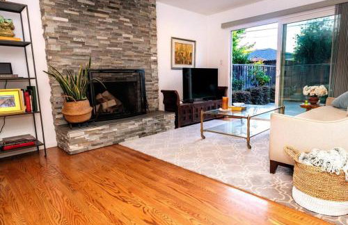 10 mins to SJC Fastest 2 Gigabit WiFI Open Floor BBQ Grill Fireplace Fenced Yard Pet Friendly - Foto 13