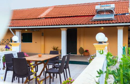 Loutra Holiday House - Foto 11