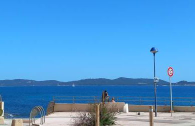 La Tour Fondue Appartement vue mer Grand T2 face a Porquerolles Drap serviette non fournis - Foto 8