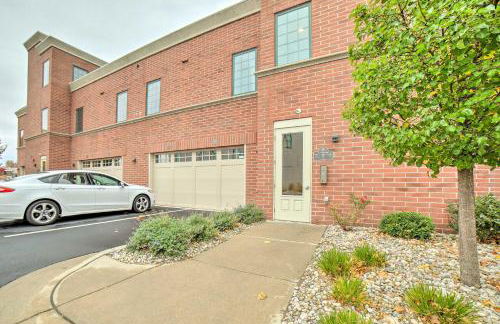 Luxe Manistee Condo with Balcony and River Views! - Foto 25