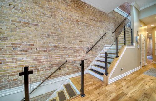 Luxury Downtown South Haven Condo With Rooftop Deck - Photo 19