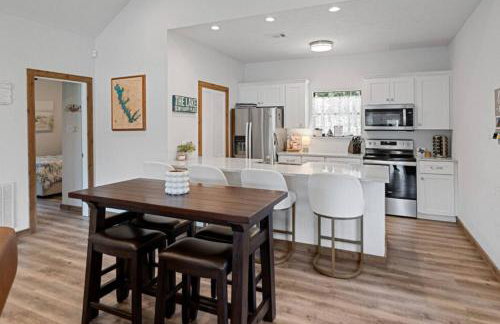 Lakeview Oasis with Patio, Dock & Black-stone Griddle - Foto 32