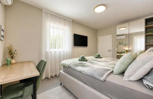 Villa Aria with heated Pool and Whirlpool - Happy Rentals - Foto 25