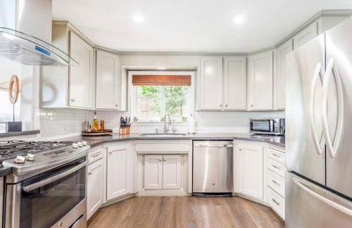 Amazing Views with Heated Pool and Jacuzzi Near Beach - Foto 31