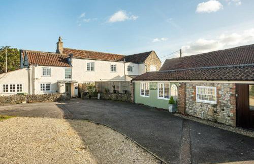 The Farmhouse with two hot tubs - Foto 1