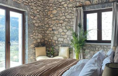 Wood & Stone Guesthouse - Photo 25