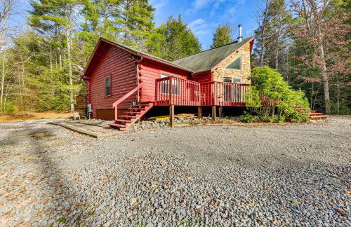 15 Mi to Snowshoe Resort Cabin with Deck and Fire Pit - Foto 24