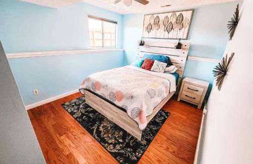 Theater Room Pet Friendly Near AF Academy Peaceful - Foto 11