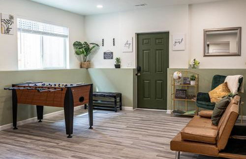 Stylish Luxury Suite: Hot Tub, Mini Golf, MT-Views - Apartment - Foto 22