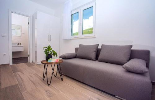 Villa Zora -luxurious villa with heated pool, sauna, 4 bedrooms, 10 persons max - Photo 16