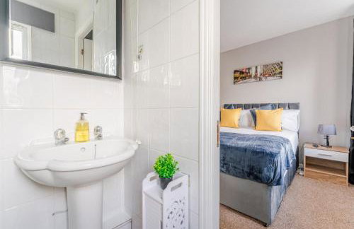 Modern Three Bedroom House Free parking wifi - Foto 17