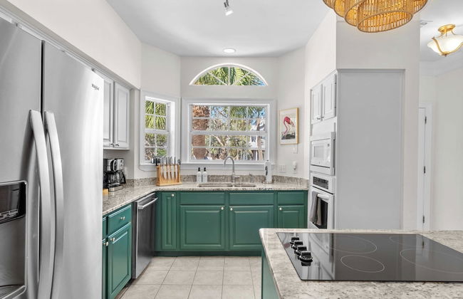 Steps to Beach! Arcade Game Room, Pool + Hot Tub Calico Scallop by Avantstay - Foto 19