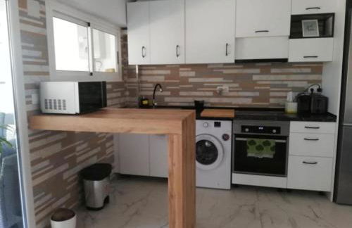 Seaview escape - spacious 3 bed beach apartment & terrace - Foto 11