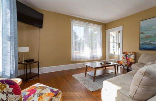 Steps to JMU & I-81 Fenced Yard Walk 2 Starbucks - Foto 17