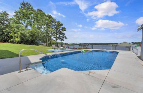 Lakefront Getaway with Dock Pool Sunset Games - Foto 56