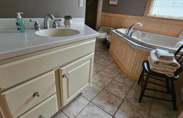 River Bend Escape by Leavetown Vacations - Foto 35