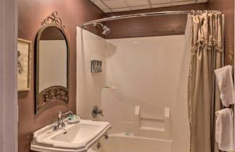 Pet-Friendly Apt 2 Blocks to Riverside Park! - Foto 9