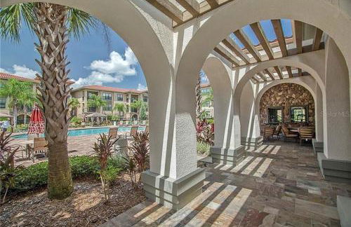 Pool view, 10 miles to Disney World, washer, dryer, kitchen, Wifi, two pools, ground level - Foto 12