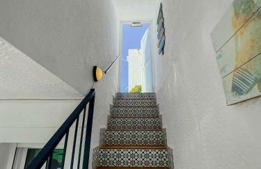 Stunning 2 bedroom apartment with Pool View - Photo 27