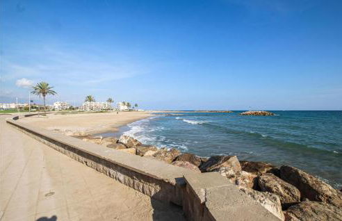 4 Bedroom Lovely Apartment In Cunit - Foto 8