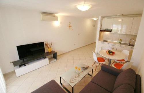 Villa Pino with Pool, Sauna & Jacuzzi - Foto 66