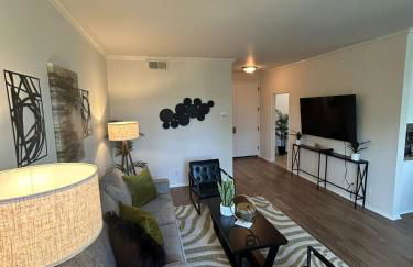 Beverly Hills Midle City 1 br Apt with Parking 202 - Photo 20