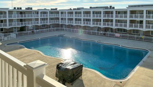 Oceanside Retreat in Mantoloking Walk to Beach! - Foto 3