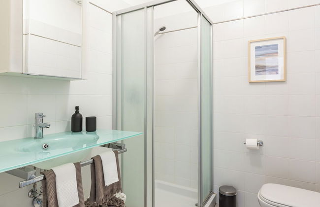 Lake View Terrace Apartment by Rent all Como - Photo 24