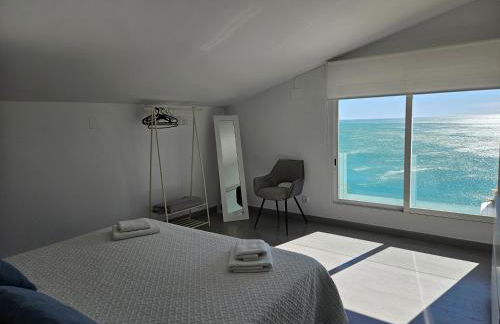 FANTÁSTICO DÚPLEX CON VISTAS IMPRESIONANTES AL MAR - Photo 15