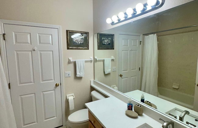 Grand Fabulous 4BR Pool Home Near Disney - Photo 22