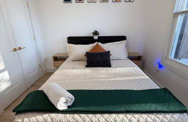 Modern 3BR Home | Chic & Cozy | 30 Min NYC Access - Foto 13