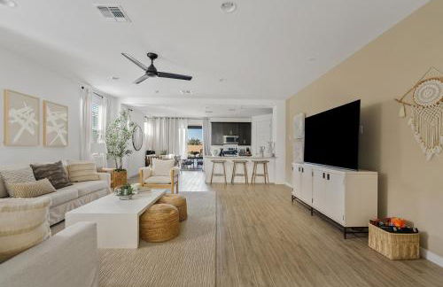 Luxe Queen Creek Home with Pool, Yard, Work Station - Photo 1