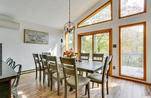 Luxury Home with Game Room, 4 Mi to Bushkill Falls! - Foto 11