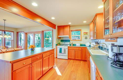 Hood Canal Home with Stunning Views and Private Beach - Foto 9