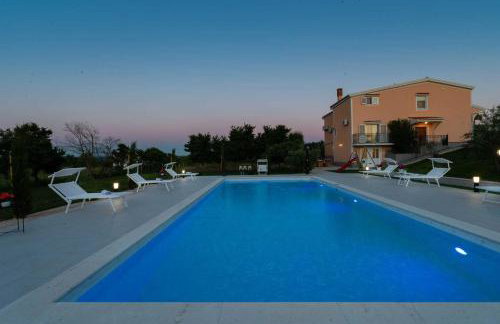 Luxury Villa Maria with large pool - Foto 17