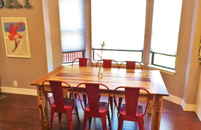 Exquisite 7-BR Home by the Mountains - Photo 9