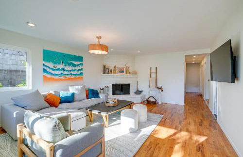 Seaside Home with Hot Tub and Patio Close to Beaches! - Foto 1