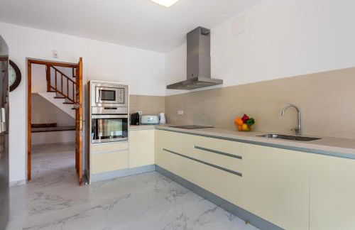 Villa Can Joan I - Fantastic Sunset Views and Family Friendly - - Foto 51