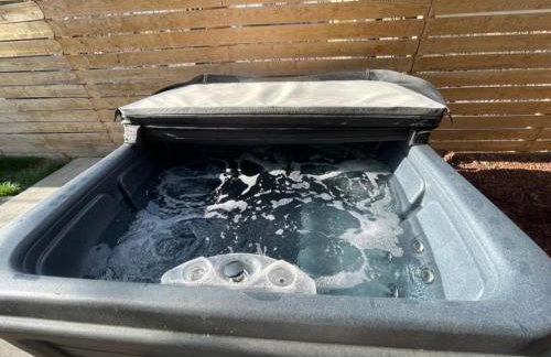 Lovely 2 bedroom unit with a hot tub Pet friendly - Foto 8